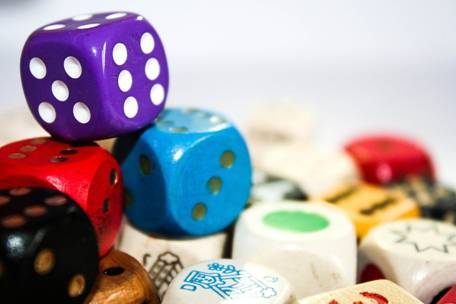 https://cdn.pixabay.com/photo/2014/09/12/10/10/cube-442544_1280.jpg